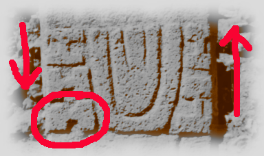 Signe H sur la ceinture au-devant du pilier 18 de Göbekli Tepe